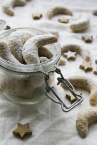 Gluténmentes vaníliás kifli recept alternatív gabonákkal.