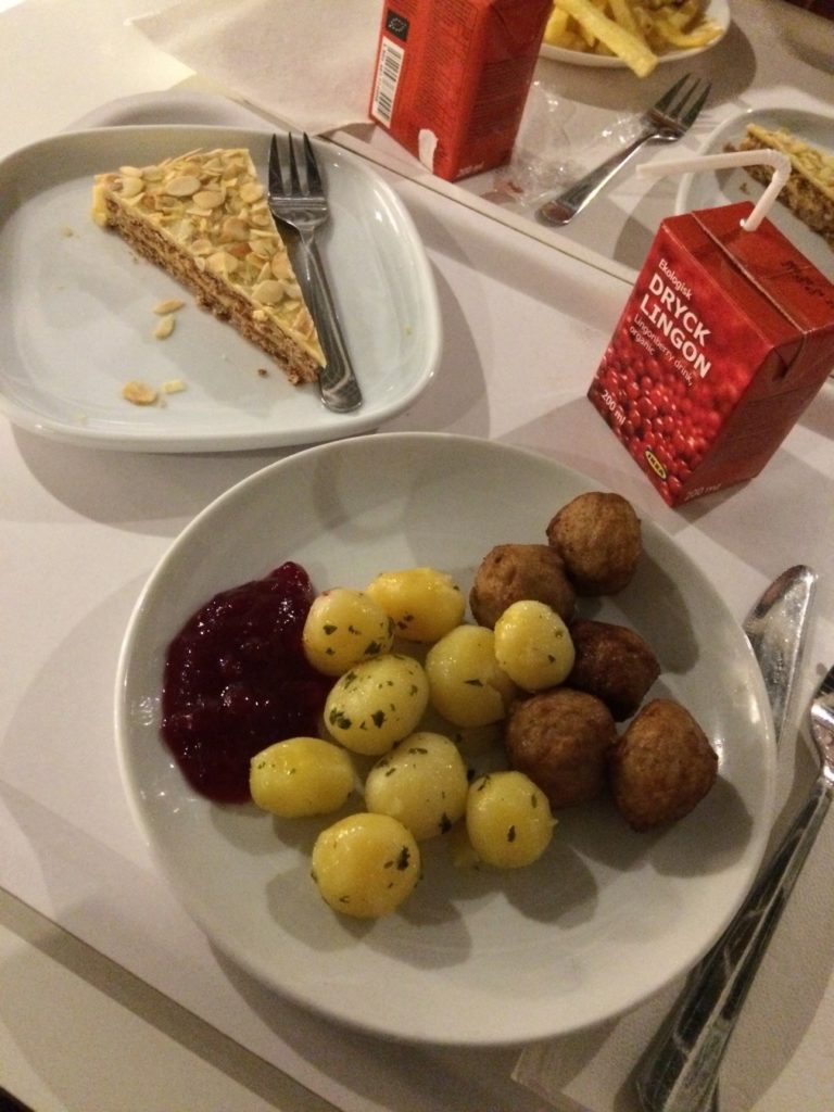 Glutenfree plaza tour IKEA gluténmentes húsgolyó, mandula torta