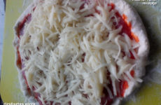 Gluténmentes pizza rizslisztből, ahogy Tündi készíti