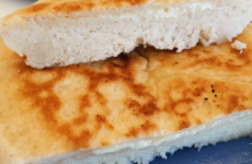 Serpenyős sajtos kenyér gluténmentesen